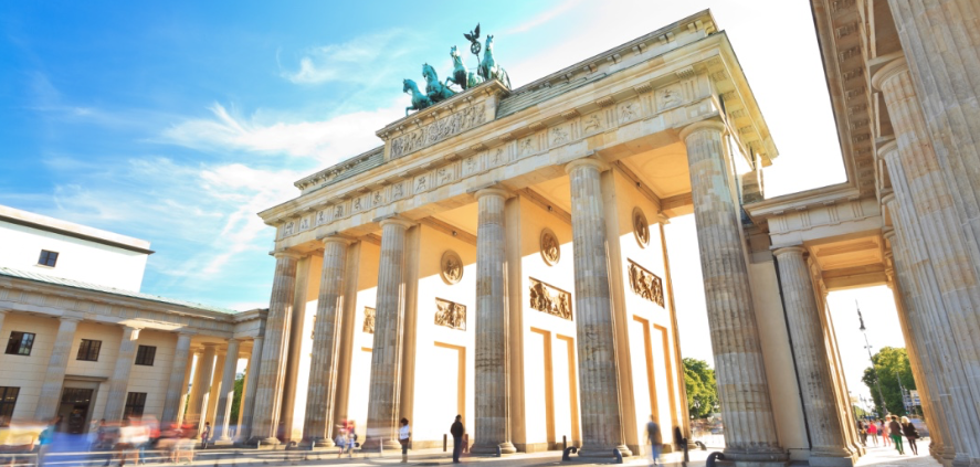 Berlin Brandenburger Tor for Doctare 2019 AdobeStock_54086714